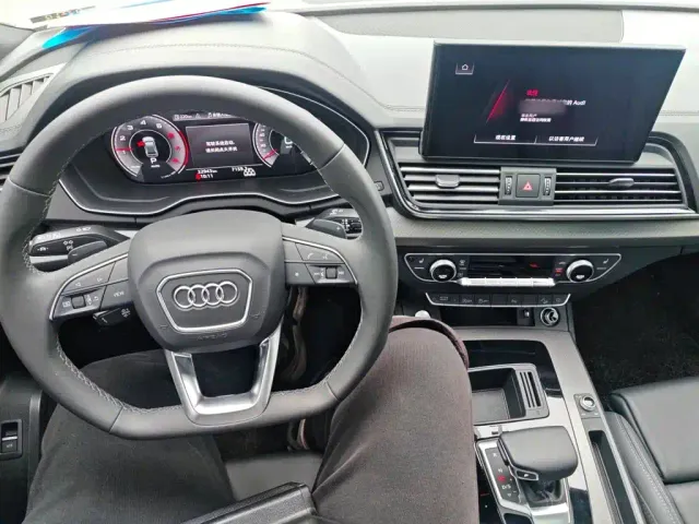 Audi Q5L — Фото автомобиля 9