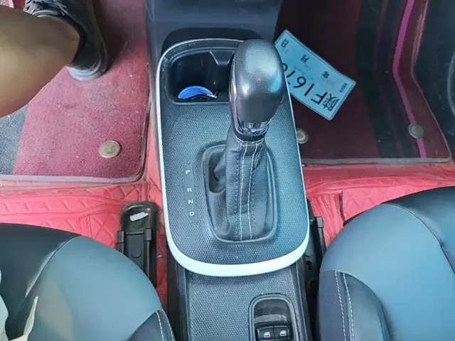 Roewe Clever — Фото автомобиля 13