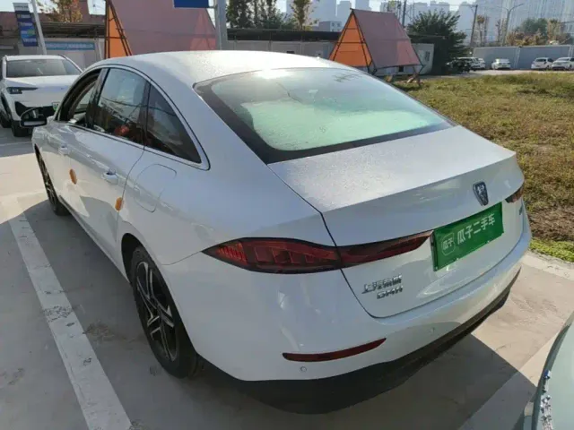 Roewe D7 — Фото автомобиля 4