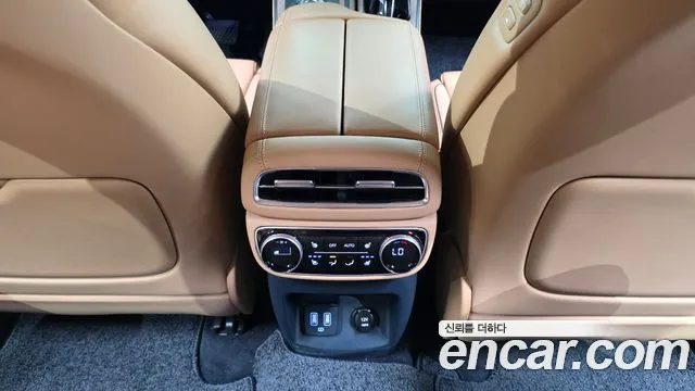 Genesis GV80 — Фото автомобиля 24