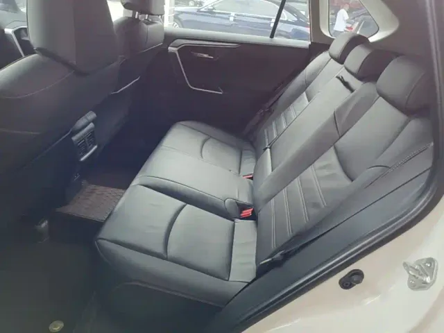 Toyota RAV4 — Фото автомобиля 16