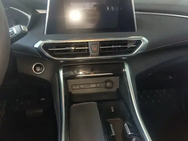 Maxus G50 — Фото автомобиля 12