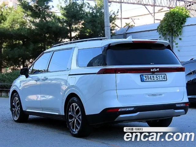 Kia Carnival Generation 4 — Фото автомобиля 3
