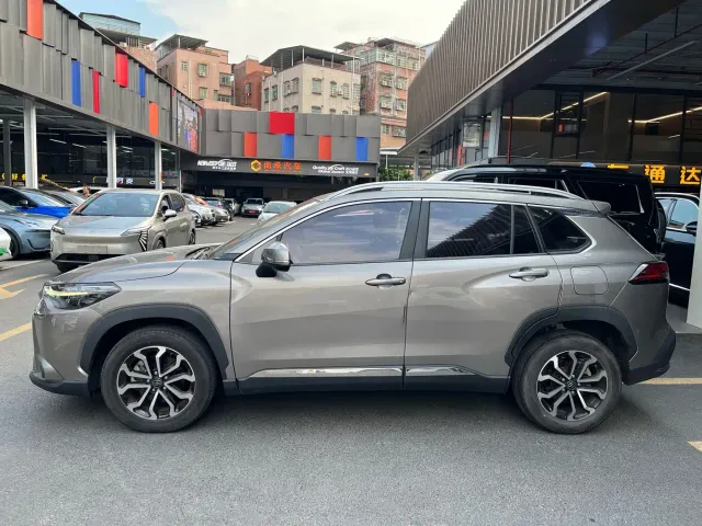 Toyota Frontlander — Фото автомобиля 3