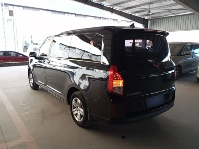 Wuling Zhengcheng — Фото автомобиля 4