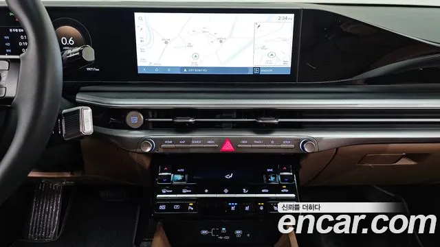 Hyundai Grandeur Grandeur (GN7) 2.5 Бензин 2WD — Фото автомобиля 15