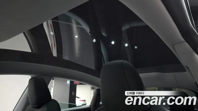 Tesla Model Y — Фото автомобиля 25