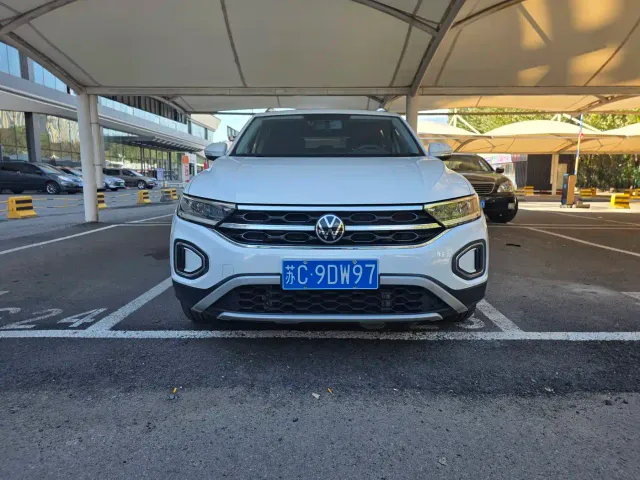 Volkswagen T-Roc — Фото автомобиля 2