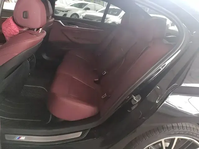 BMW 5 Series — Фото автомобиля 16