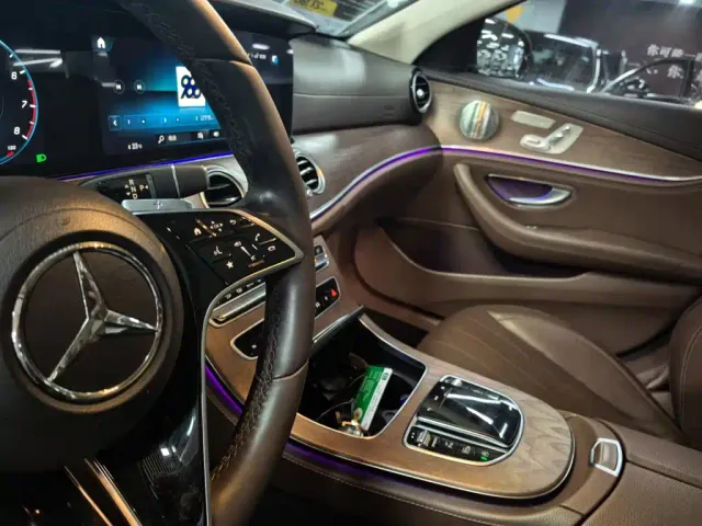 Mercedes-Benz E-Class — Фото автомобиля 8