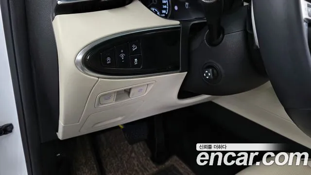 Genesis GV70 — Фото автомобиля 24