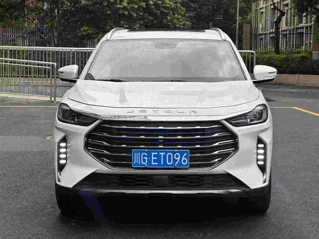 Jetour X70 Plus — Фото автомобиля 2