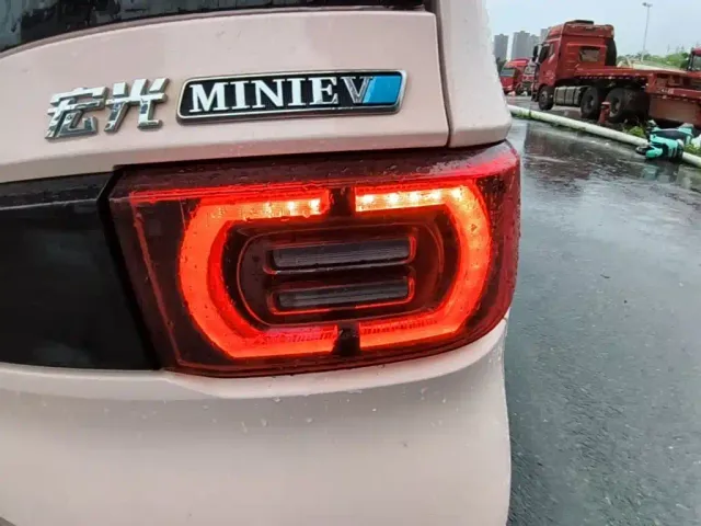 Wuling Hongguang Mini EV — Фото автомобиля 7