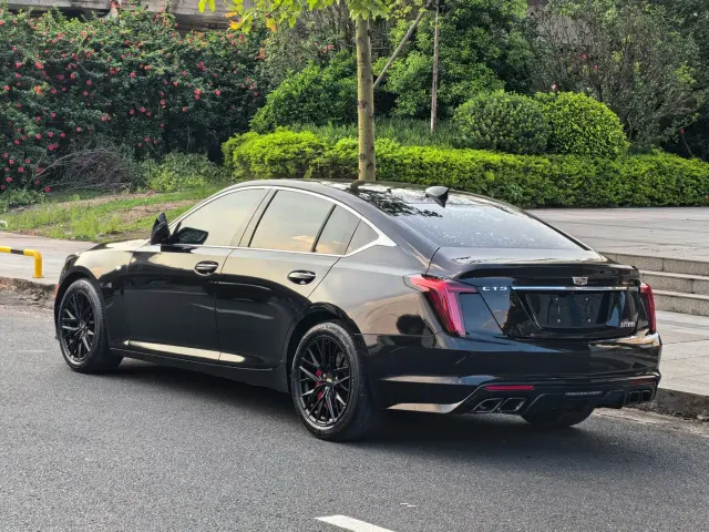 Cadillac CT5 — Фото автомобиля 4