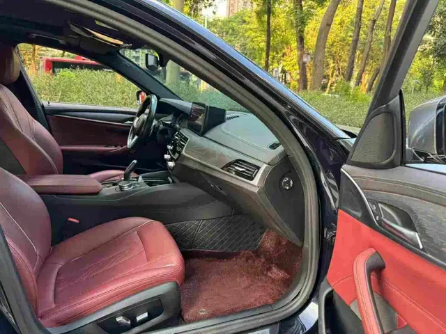 BMW 5 Series — Фото автомобиля 8