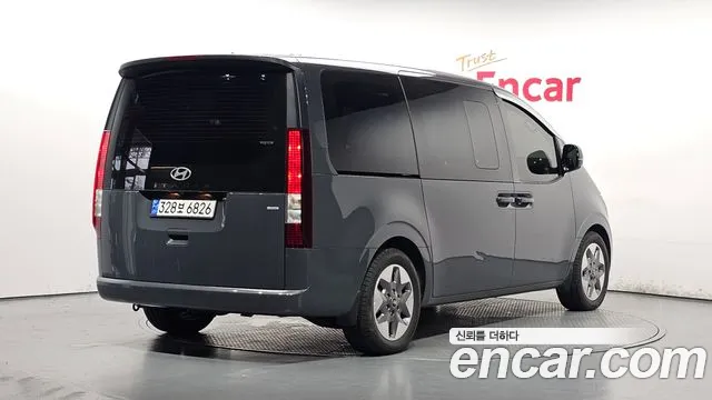 Hyundai Staria Staria 4WD Tourer 9 мест — Фото автомобиля 2