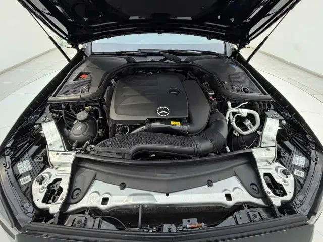 Mercedes-Benz E-Class — Фото автомобиля 18