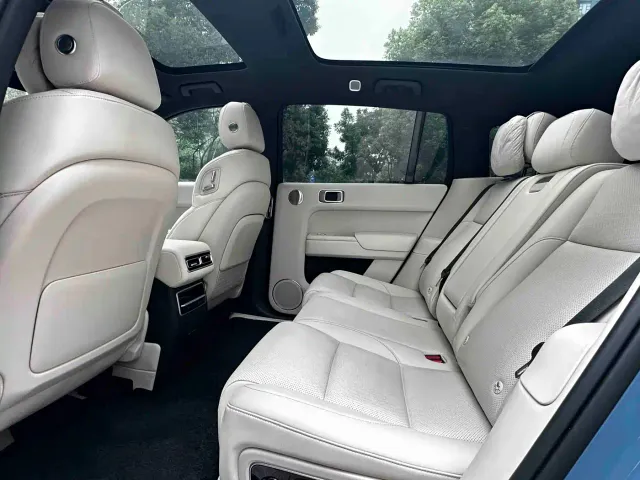 Li Auto L7 — Фото автомобиля 15