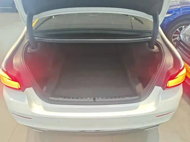 BMW 5 Series — Фото автомобиля 18