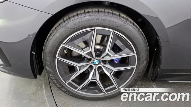 BMW 5-Series — Фото автомобиля 5