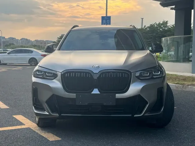 BMW iX3 — Фото автомобиля 2