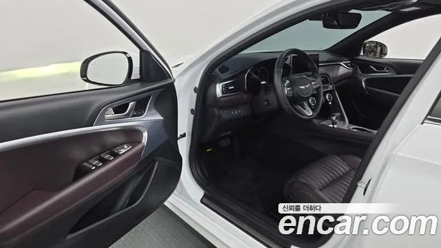 Genesis G70 New — Фото автомобиля 15