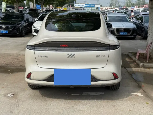 IM Motors IM LS6 2025 Gecko Smart Drive Edition — Фото автомобиля 5