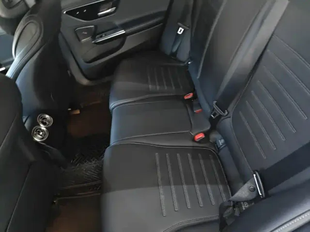 Mercedes-Benz C-Class — Фото автомобиля 16