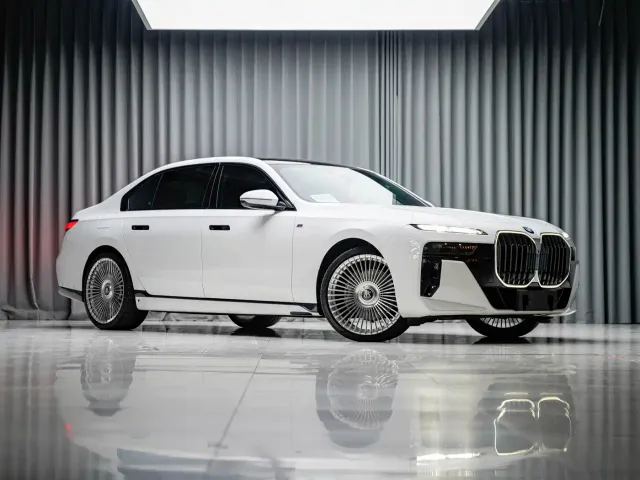 BMW 7 Series — Фото автомобиля 2