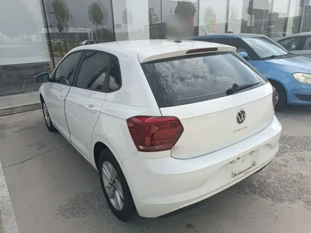 Volkswagen Polo — Фото автомобиля 4