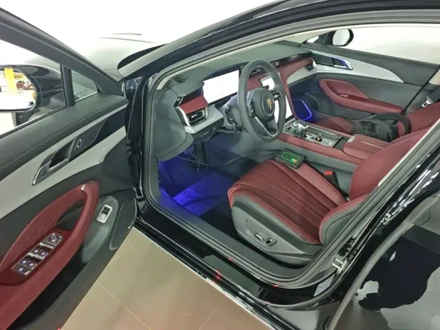 Hongqi H5 — Фото автомобиля 15
