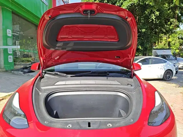 Tesla Model Y — Фото автомобиля 19