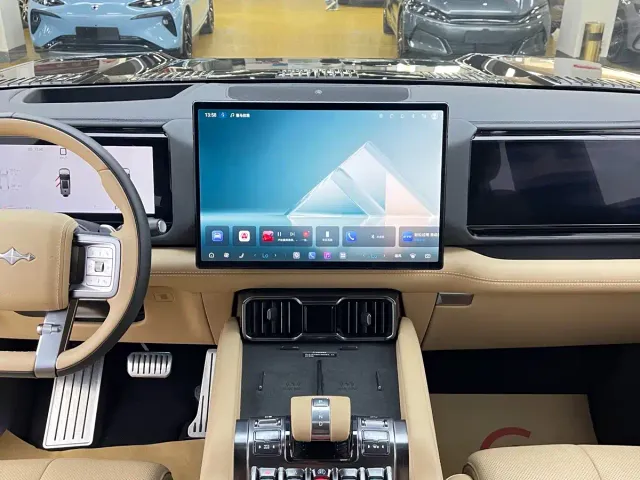 BYD FangChengBao Leopard 8 — Фото автомобиля 7