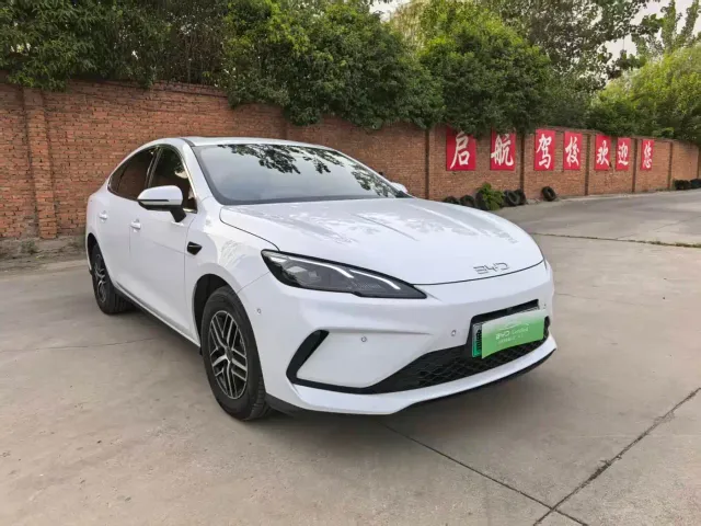 BYD Seal 05 DM-i — Фото автомобиля 4
