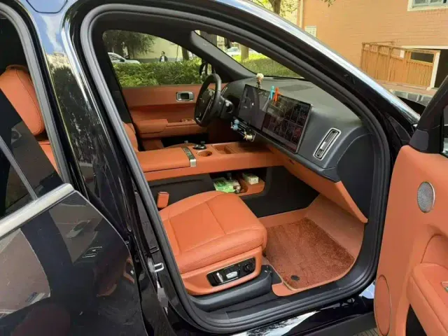 Li Auto L8 — Фото автомобиля 4
