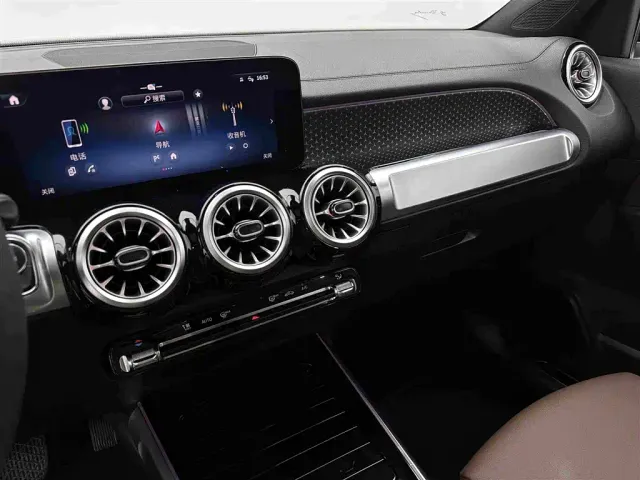 Mercedes-Benz GLB-Class — Фото автомобиля 12