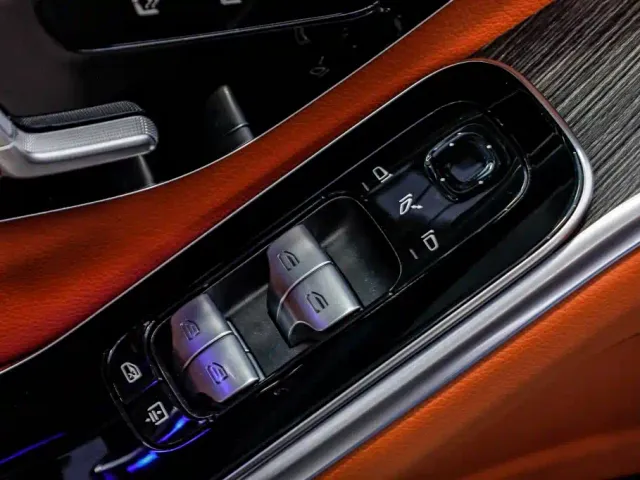 Mercedes-Benz S-Class — Фото автомобиля 13