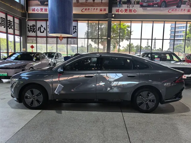 Wuling Starlight — Фото автомобиля 2
