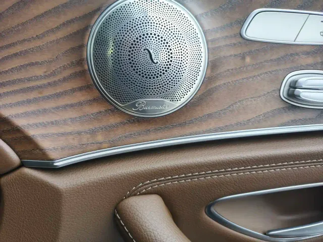 Mercedes-Benz E-Class — Фото автомобиля 5