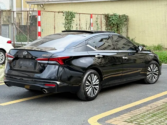 Nissan Teana — Фото автомобиля 9