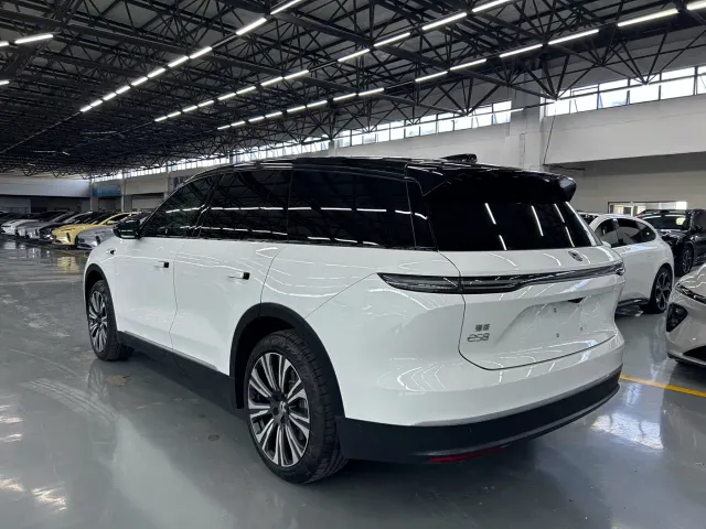 Nio ES8 — Фото автомобиля 14