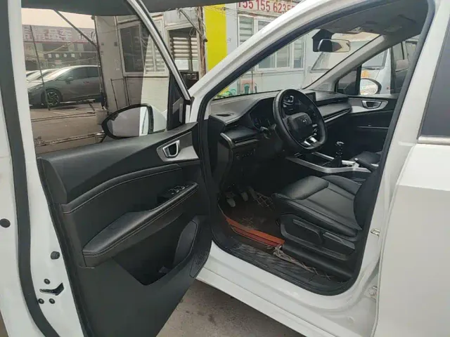 Wuling Jiachen — Фото автомобиля 15