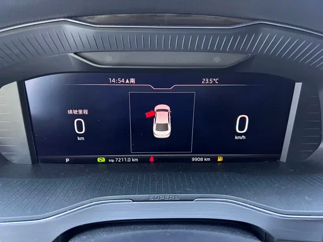 Skoda Superb — Фото автомобиля 8