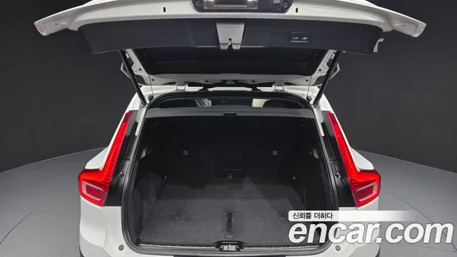 Вольво XC40 B4 Ultra Bright — Фото автомобиля 20