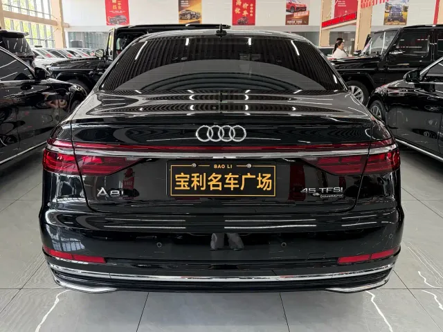 Audi A8 — Фото автомобиля 5