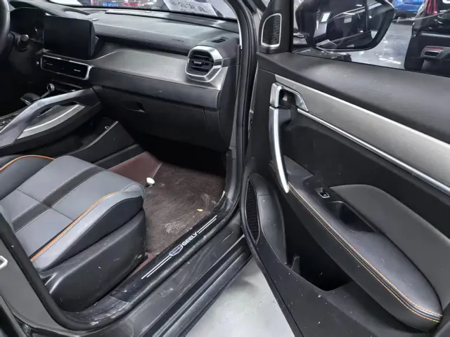 Geely Binyue — Фото автомобиля 19