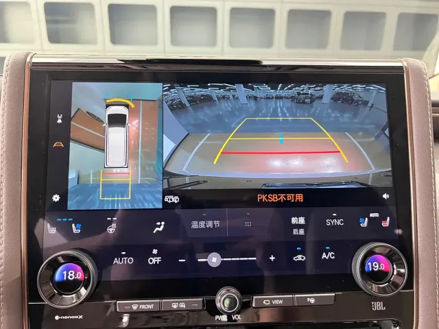 Toyota Alphard — Фото автомобиля 28