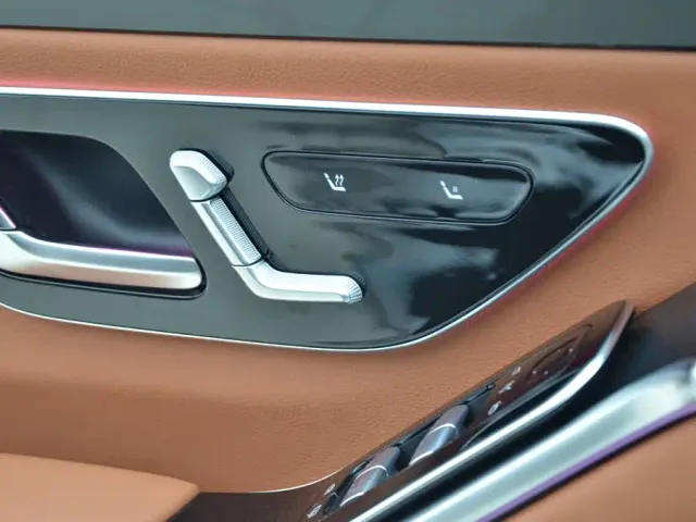 Mercedes-Benz S-Class — Фото автомобиля 11