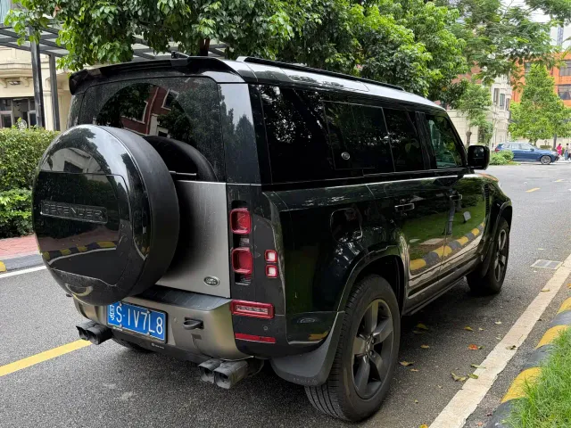 Land Rover Defender — Фото автомобиля 5