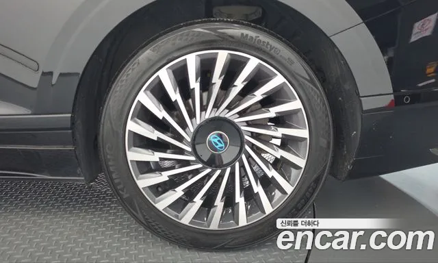 Hyundai Grandeur GN7 — Фото автомобиля 16